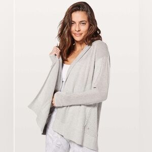 Lululemon Still Movement Wrap in Heathered Nimbus |Size 4
